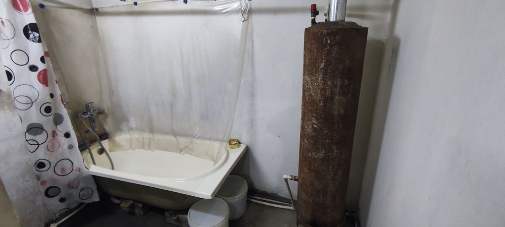 Zudlik bilan sotiladi