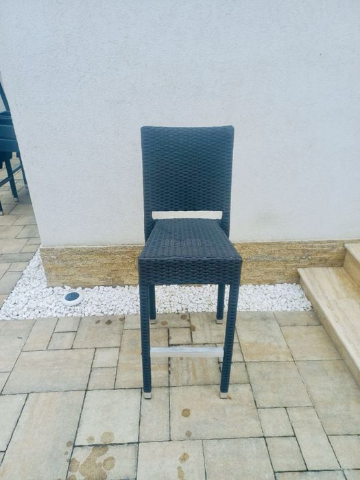 Scaune bar si masa