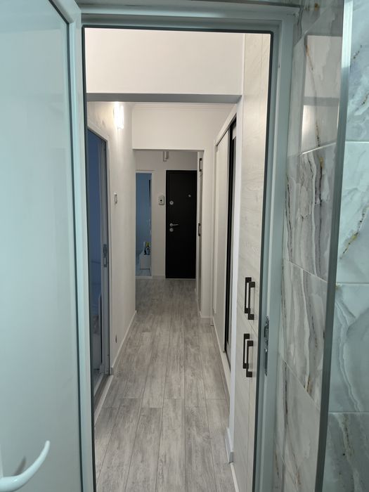 Închiriere apartament 3 camere – totul nou, 450 €/lună.
