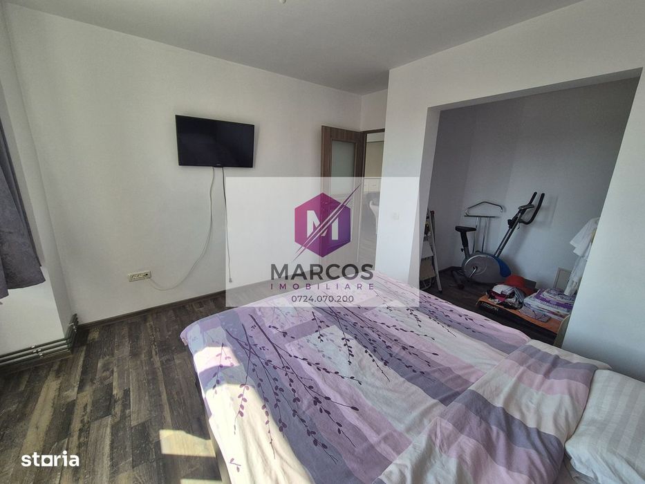 Vand apartament in centru