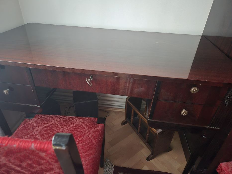 Vând mobilă de sufragerie . Preț negociabil