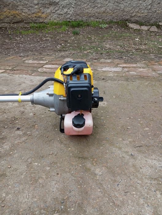 Продам триммер бензиновый