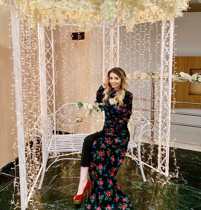 Vand set compus din pantalon si bluza Seen Users (Cristina Savulescu)