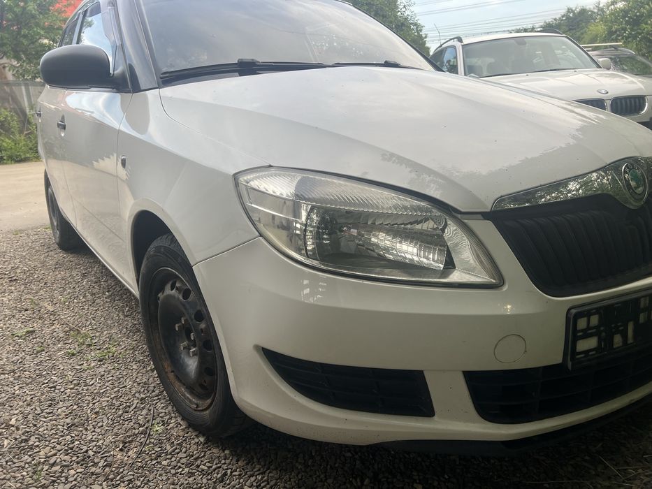 Skoda fabia 2012 avariata partea stanga fata dreapta spate