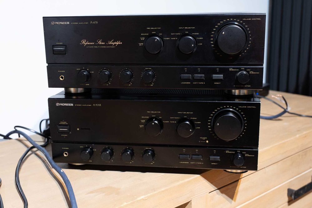 Pioneer A676 si A701R amplificatoare integrate vintage stereo