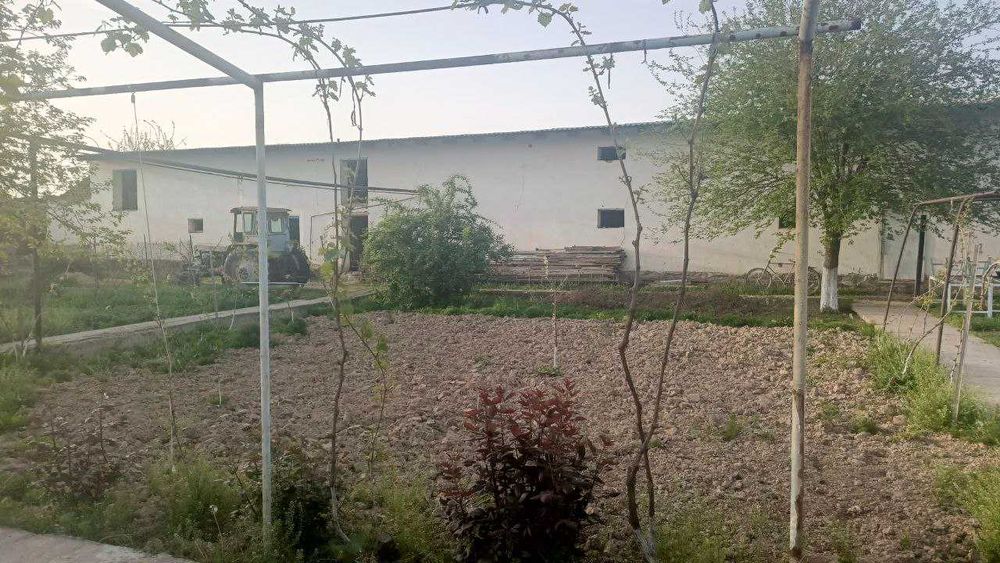 7 xonadan iborat xonadon sotiladi