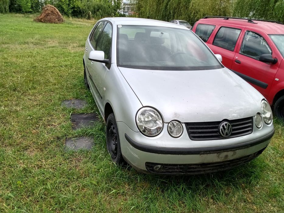 Vând pt.piese sau piese Volkswagen polo și Dacia Logan,cârlig,jante