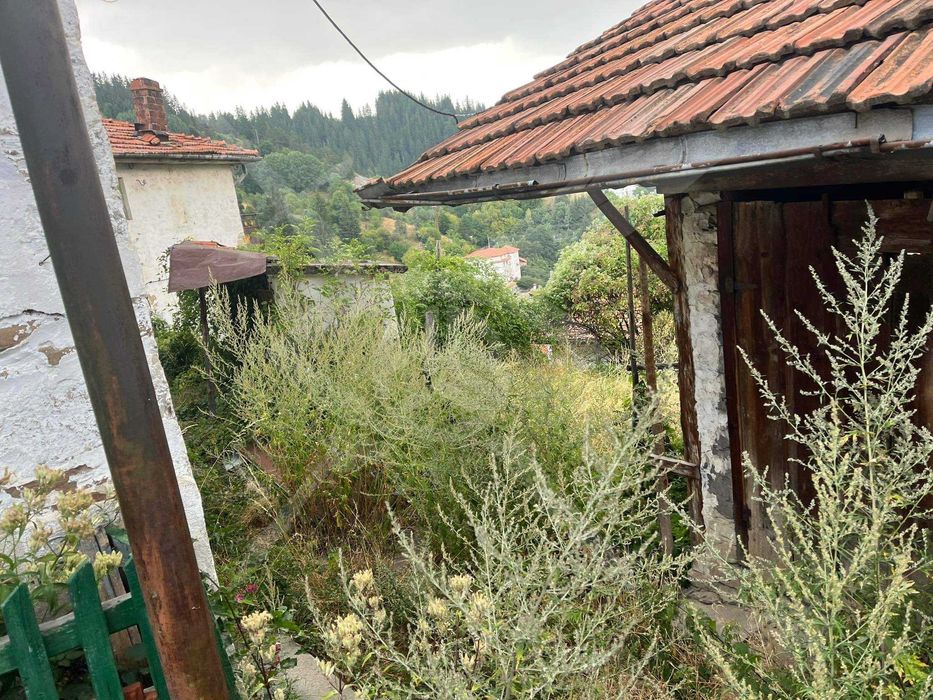 Продава се Къща в с. Момчиловци, Област Смолян - 160 кв.м за 292 €/кв.м - Снимка #2