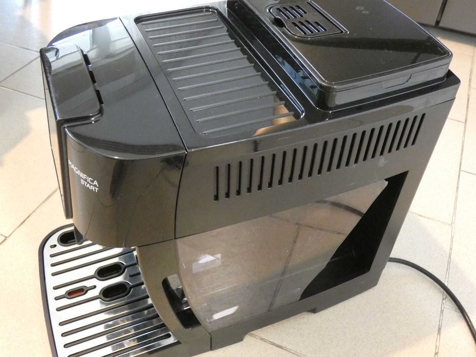 Нов Кафеавтомат Delonghi Magnifica Start с липси