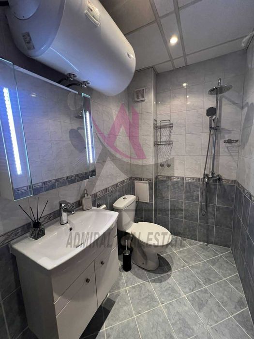 Страхотен двустаен -Колхозен пазар