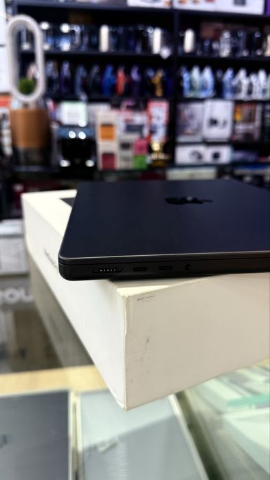 MacBook Pro M4 14” 16/512GB • 15 Cycle • Ideal holat