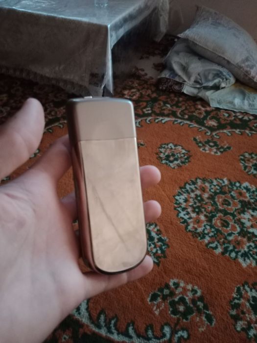 8800 Vertu oltin rang