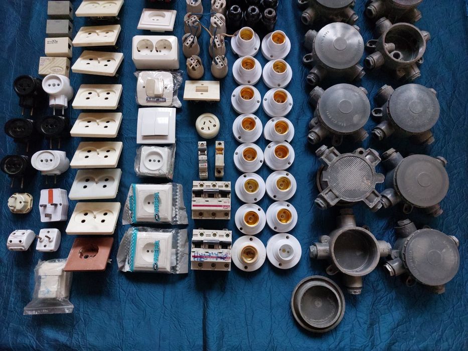 Розетка коробка патрон