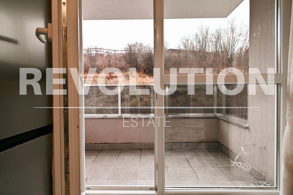 Двустаен апартамент в ж.к. Дружба 2.