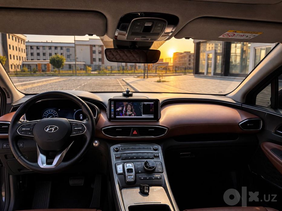 Продаю свой автомобиль Hyundai Santa Fe 2022 года