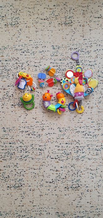 Продам игрушки для малышей