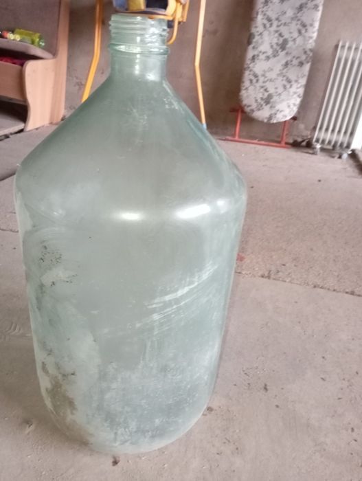 Бутыль 20литров      .