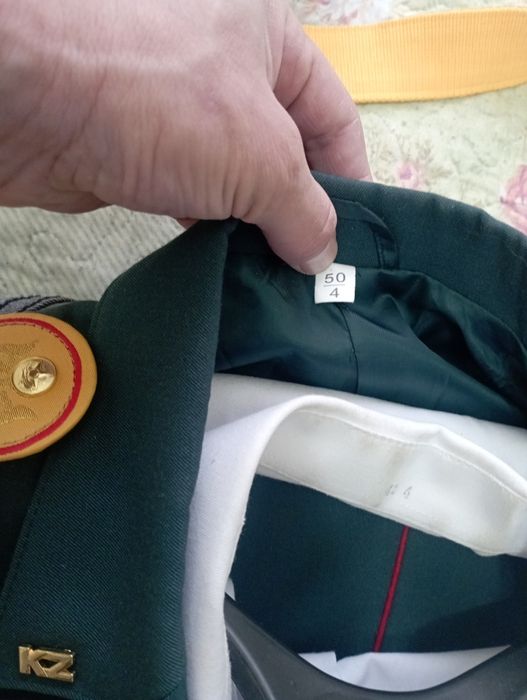 Продам военныи парадныи форма,новыи