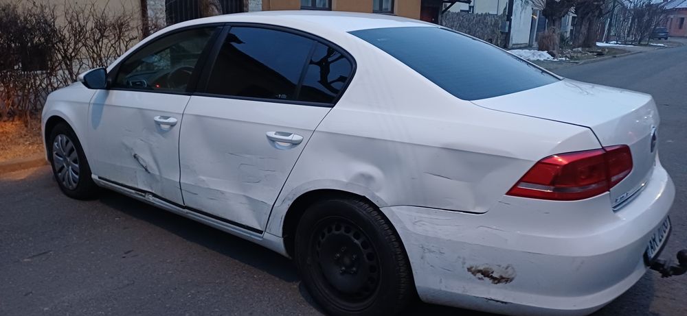 Vand Vw Passat B7 usor avariat