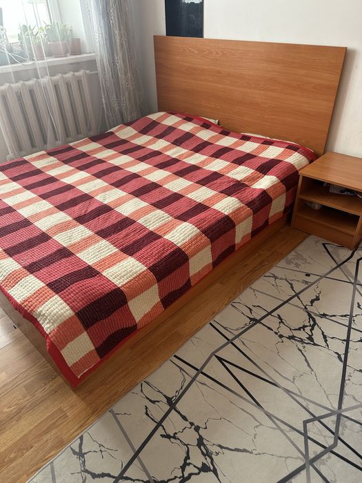 Диван и шкаф.   .