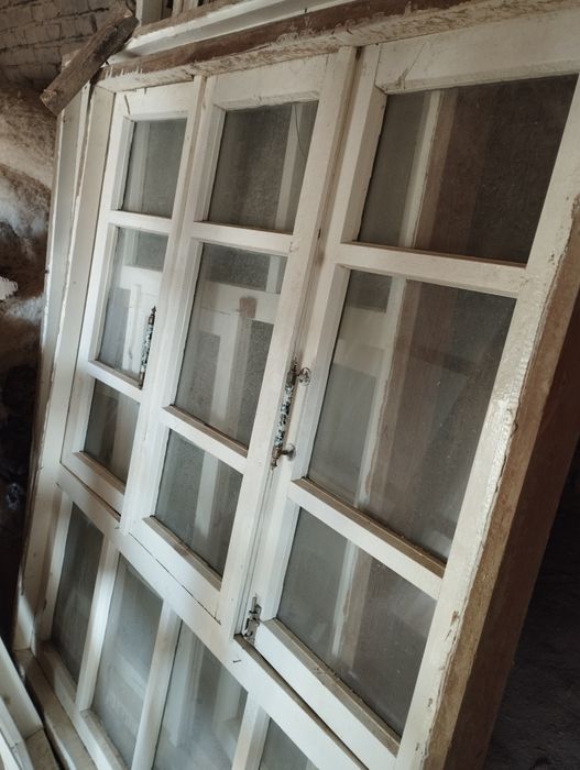 Окно деревянные четыре шт.