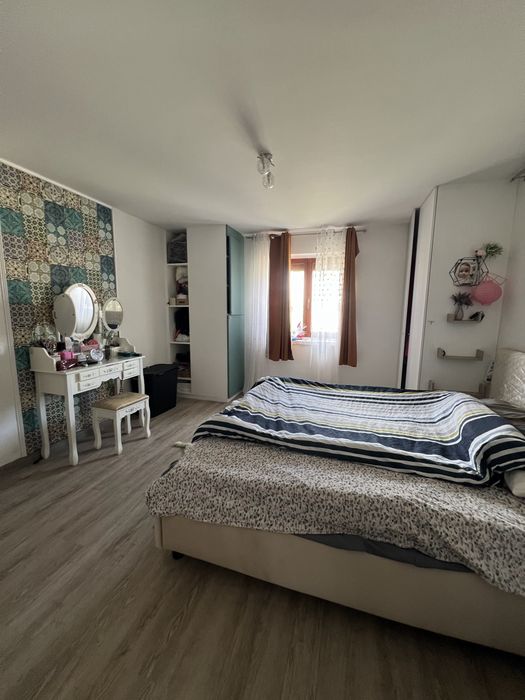 Casă de vânzare cu bucătărie separată (bucătărie de vară) – spațiu generos și confort