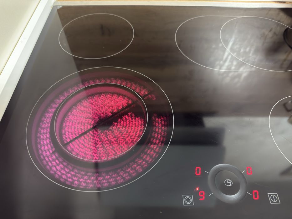 Стъклокерамичен плот 4 зоди и рязширения