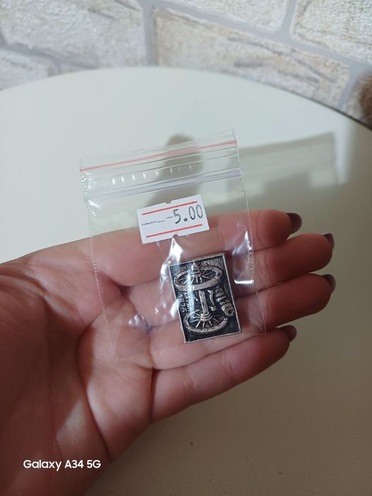 Значки разнообразние