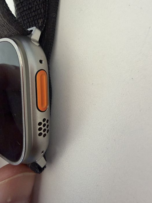 Apple Watch Ultra 1 (49mm) Titanium • Перфектен