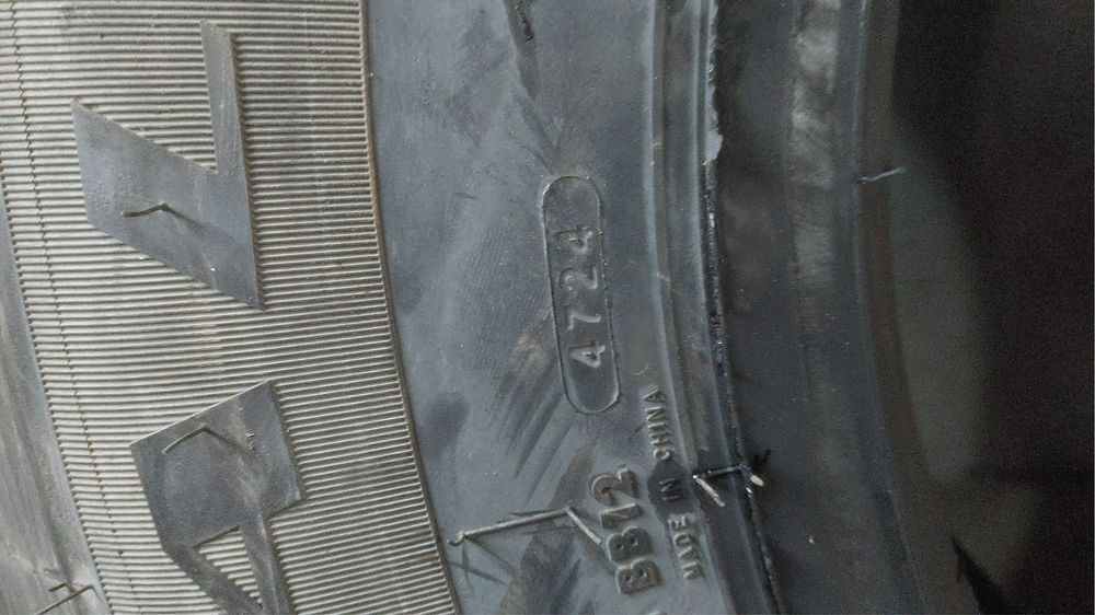 Шины грузовые 12R22.5 - 8 баллонов