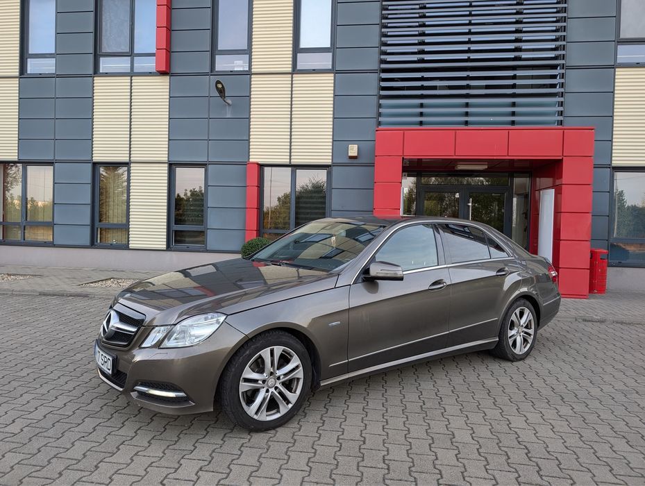 Mercedes E220 Avantgard 7G Tronic