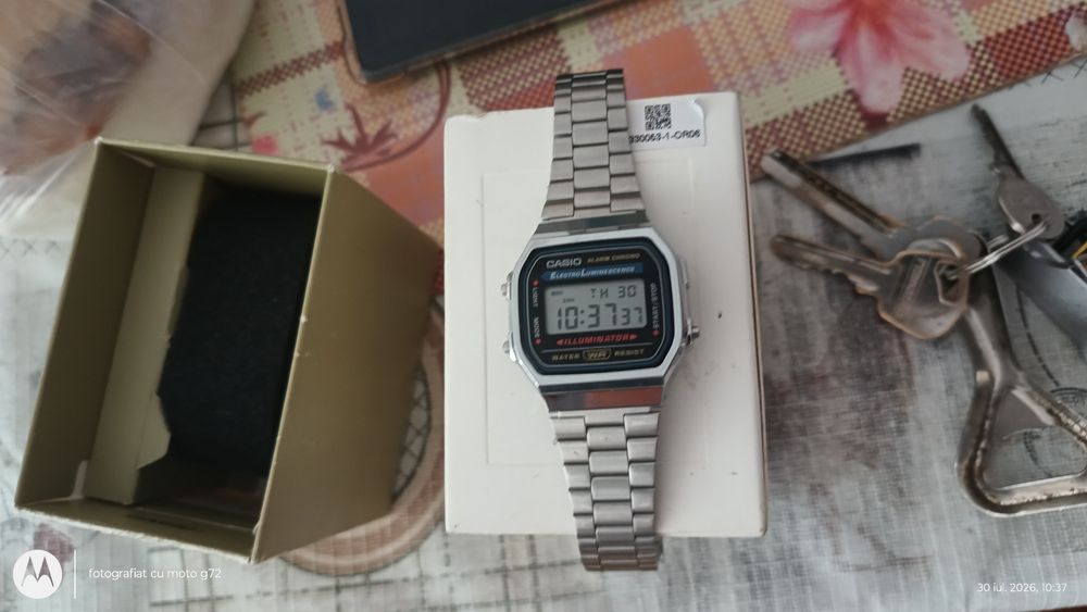 Vând ceas electronic casio la 250 de lei negociabil