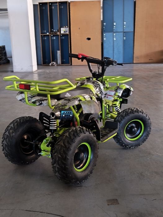 ATV quad 49cc Hummer la mâna a doua folosit în regim propriu pentru filmări