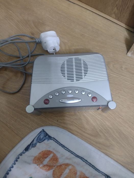 Radio cu ceas și alarmă