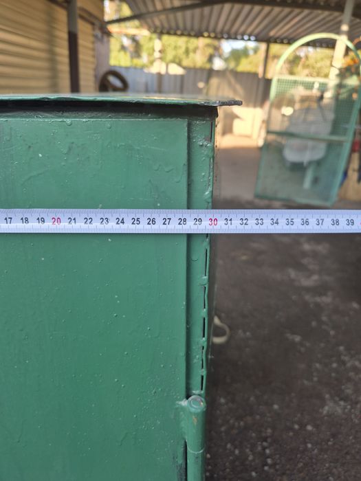 Сейф железный тяжёлый