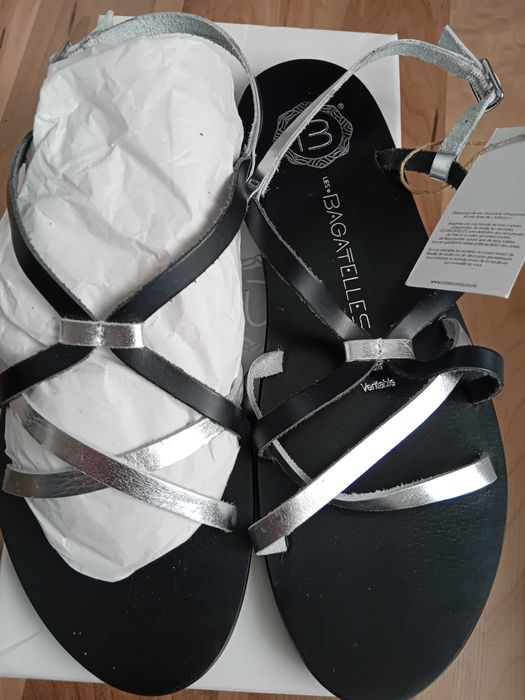 Les Bagatelles Нови сандали и чехли N38