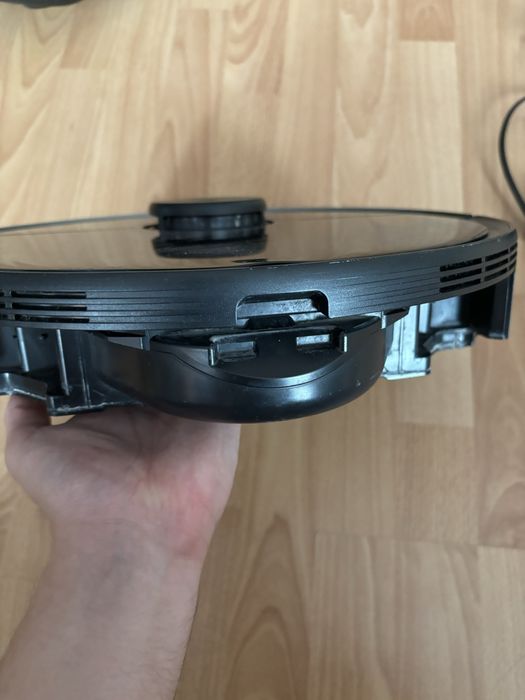 Roborock S5 max черного цвета