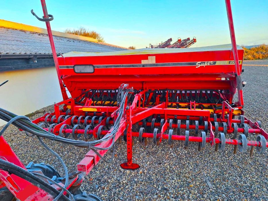 Semanatoare paioase Vaderstad Rapid 400  SUPER XL an 2014 Kuhn Amazone