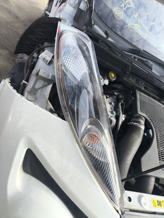 Фар/мигач за Nissan Juke