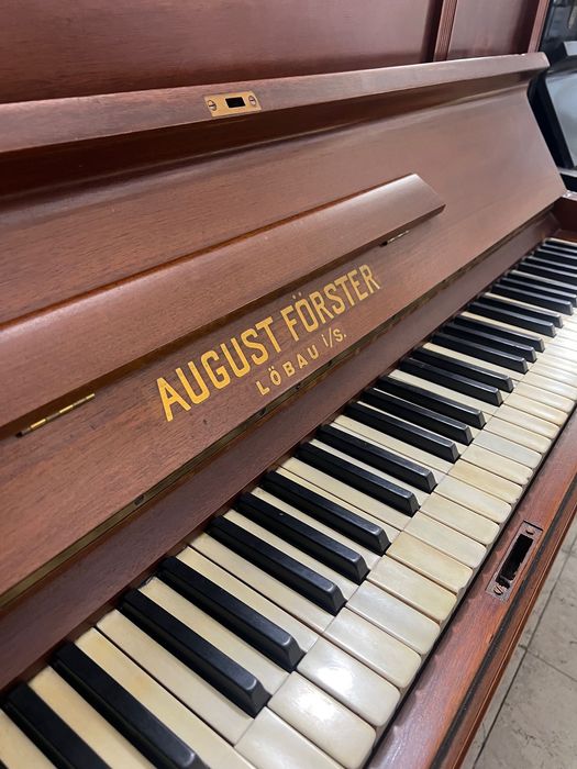 Немско пиано AUGUST FÖRSTER