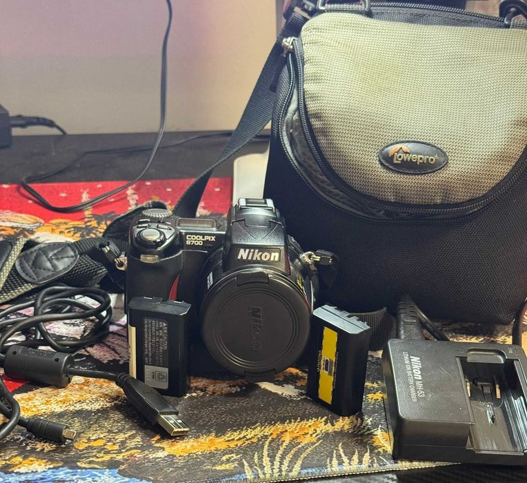 KIT Aparat foto Nikon CoolPix 8700