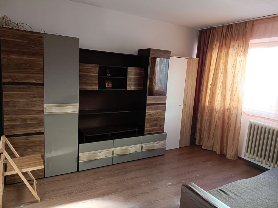 Închiriez garsonieră Brașov