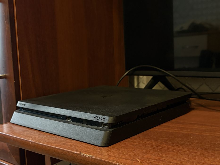 Продам Ps 4slim 1 TB