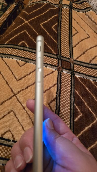 Айфон 6 s серый в отличном состоянии.