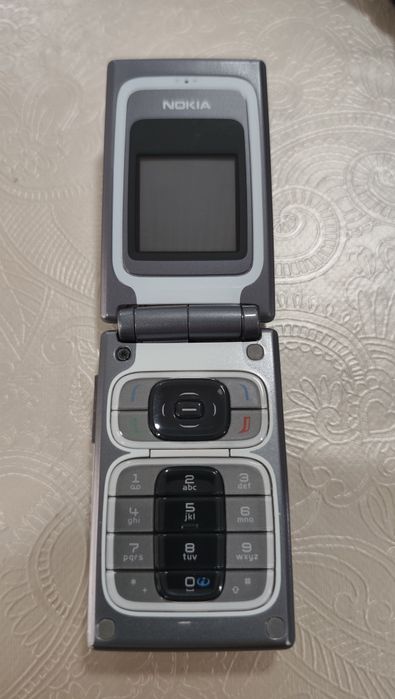 Nokia 7200 telefon de colecție