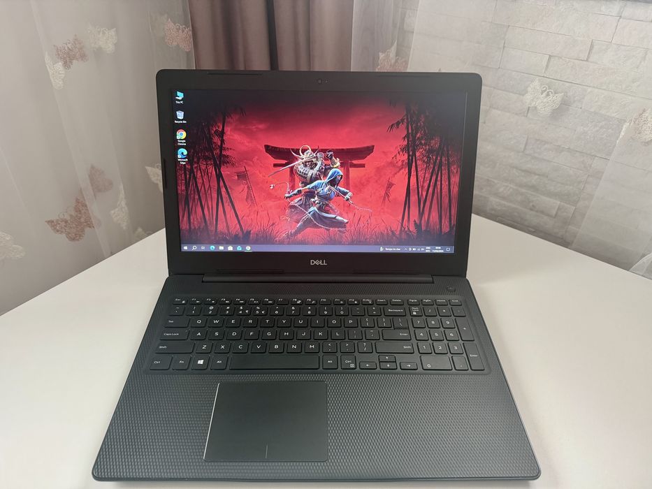 Laptop Dell Inspirion 3584, tastatura si mouse