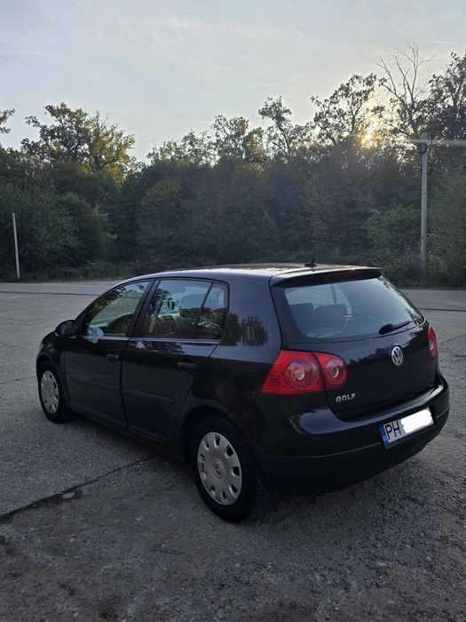 Vând Volkswagen Golf 5