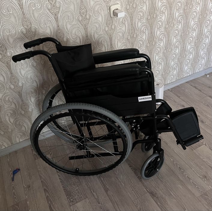 Продаю коляску для плохо ходящих людей