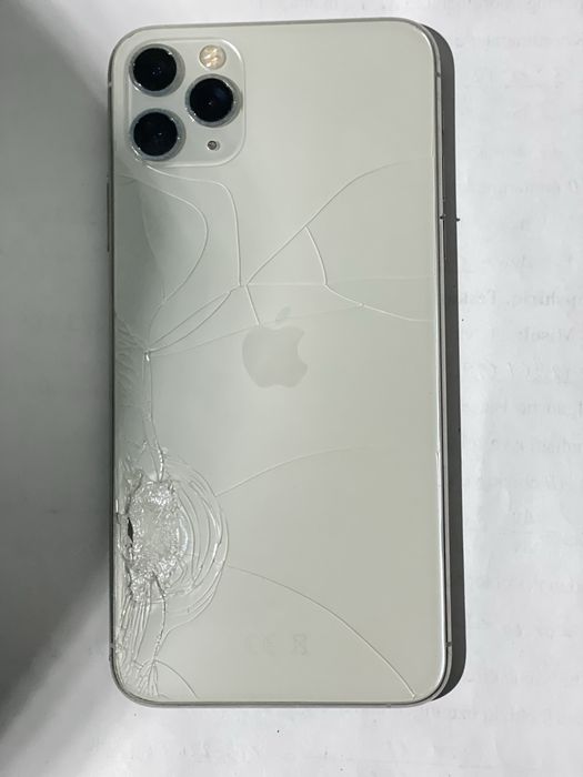 Iphone 11 pro max Srochna sotiladi