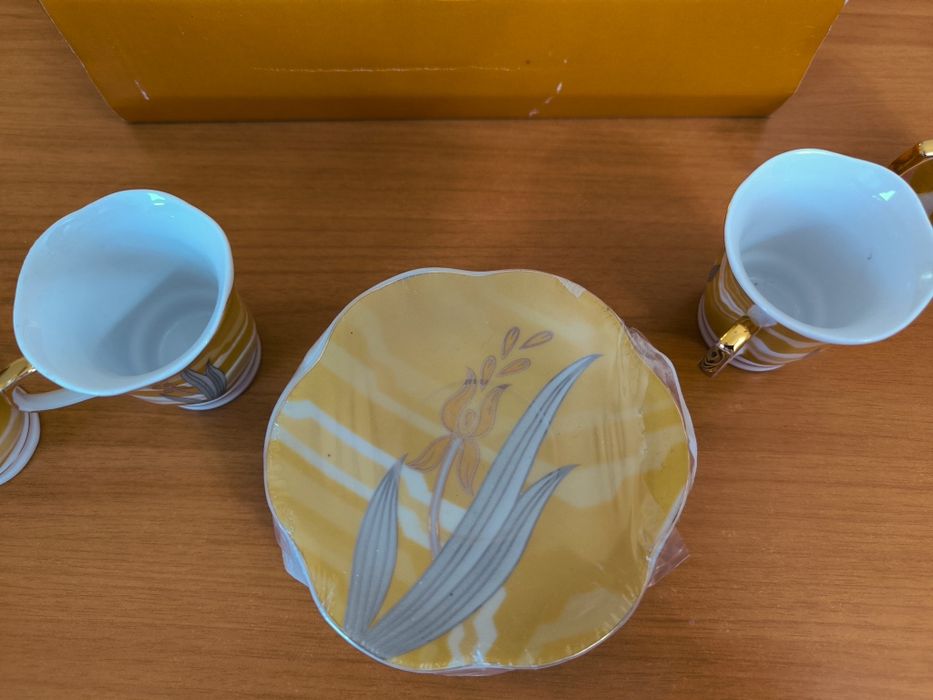 Vând set de cafea din porțelan, compus din 12 piese